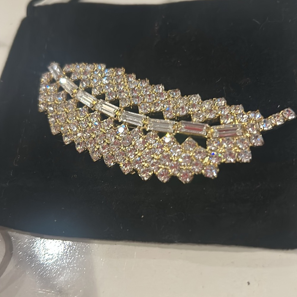 Vintage Feather Cubic Zirconia Brooch-Boutique - Picture 3 of 7